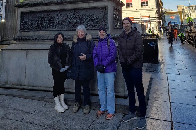 3 Hour Private City Highlights Glasgow Walking Tour - Finishing at the Gallery of Modern Art: a strong end point