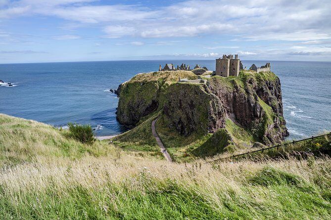 4-Day Scottish Castles Experience Small-Group Tour from Edinburgh - Day 1: Falkland Palace Gardens, St Andrews Lanes, and Dunnottar’s Dramatic Ruins