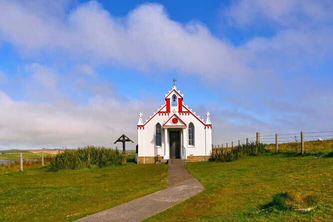 5 Day Orkney Islands and North Coast 500 Tour from Edinburgh - Day 4: Ferries back to the mainland, John o Groats, Grey Cairns crawl, and Dunrobin Castle