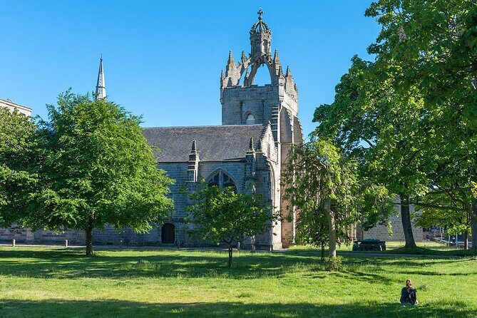 Aberdeen Historical Walking Tour - King’s Museum / Old Town House: the secret grate beside the Mercat area