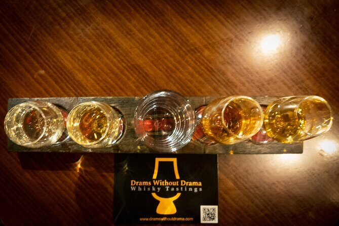 Afternoon Whisky Tasting in a Traditional Edinburgh Bar - Inside a traditional Edinburgh bar tasting
