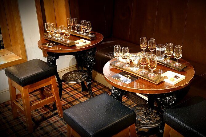 Afternoon Whisky Tasting in a Traditional Edinburgh Bar - The Jolly Judge Bar vibe: why the setting matters