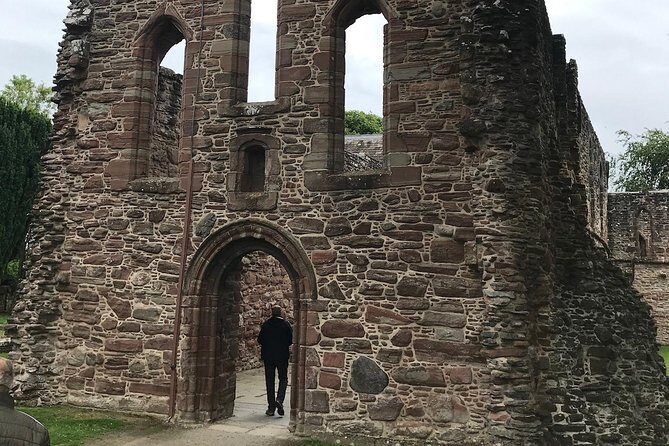 Culloden Battlefield, Clava Cairns and Loch Ness, Urquhart Castle - Stop 5: The Singleton at Glen Ord, 3 Single Malts in 40 Minutes
