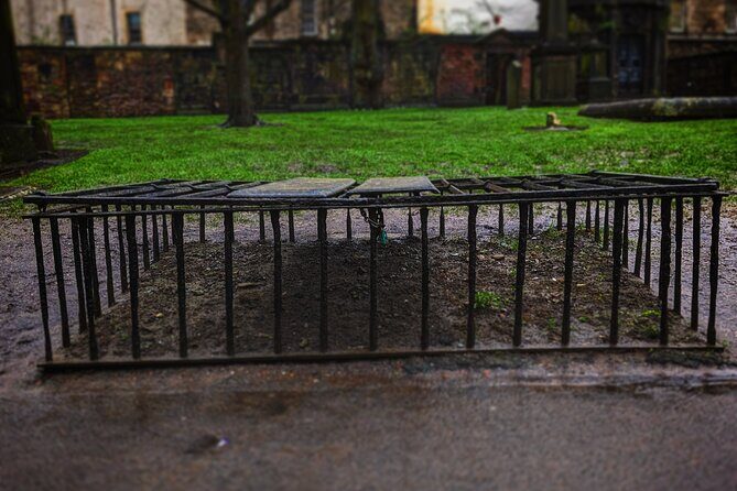 Dark History and Ghost Tour of Edinburgh - Greyfriars: poltergeist energy, body snatching, and the end of the line