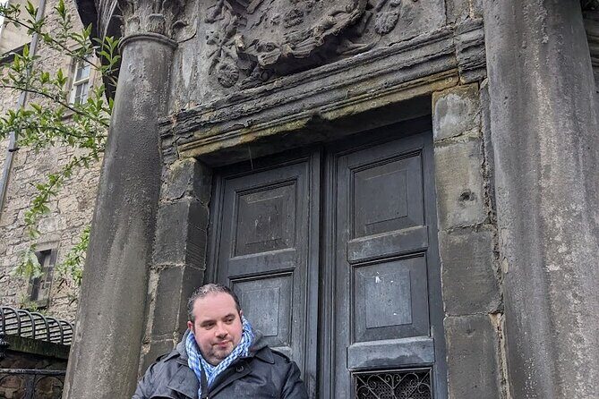 Dark History and Ghost Tour of Edinburgh - Mercat Cross: public life, public danger