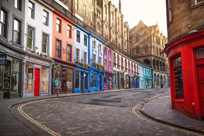 Edinburgh Full Day Walking Tour with Castle Included -Small Group - A gallery hour that isn’t overwhelming: National Galleries Scotland highlights