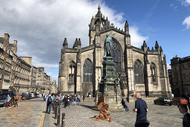 Edinburgh Half Day Guided Private Tour in a Premium Minivan - Old Town start: medieval Edinburgh and the stories that stuck