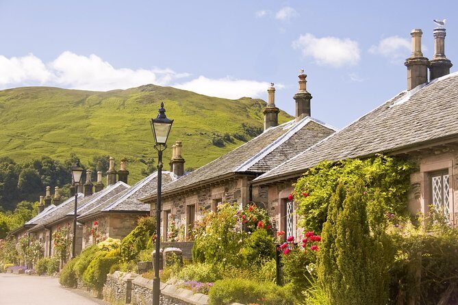 Edinburgh: Loch Lomond, Stirling Castle and the Kelpies Day Tour - Guides can make or break this type of day