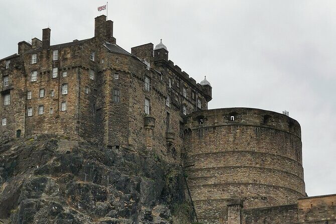 Edinburgh Old Town Private Self-Guided Tour - The Hub and Edinburgh Castle: two admission-free stops aren’t the main point