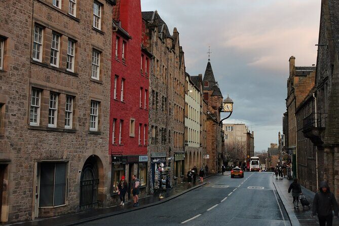 Edinburgh Outlander Self-Guided Private Tour - The app experience: what you’re given and what you’re not