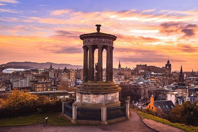 Edinburgh Private city tour - Greyfriars Kirk and the Kirkyard: reading stories in stone