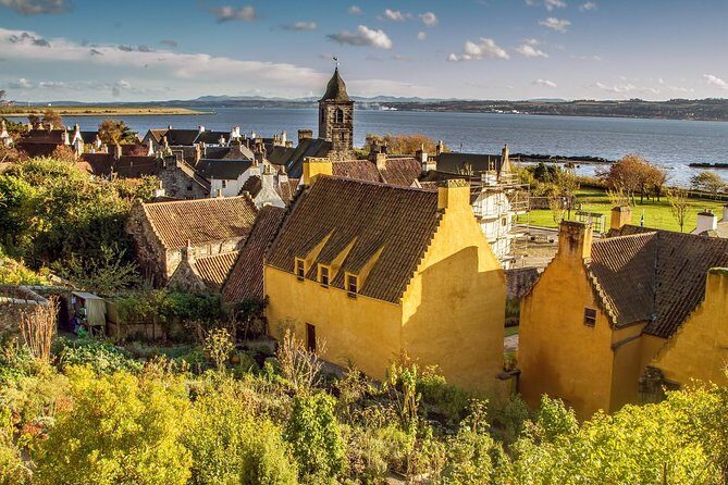 Edinburgh: The Outlander, Palaces & Jacobites Tour - Meeting up in Edinburgh and what the ride feels like