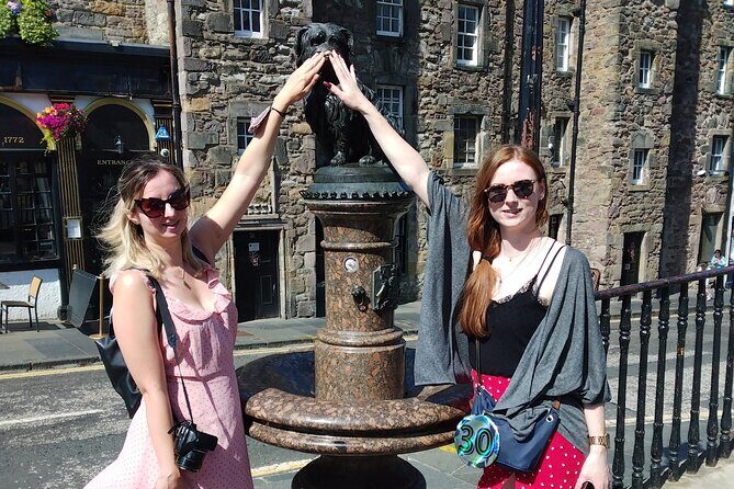 Edinburgh: The People's Story - Private Walking Tour - Stop 5: Mercat Cross and the unicorn story