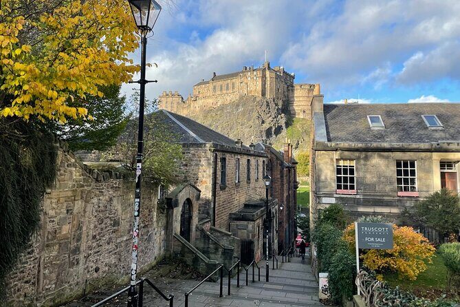 Edinburgh Unveiled: Luxury Private Driving Tour of Edinburgh - Luxury private driving in a Mercedes V-Class (and why it matters)