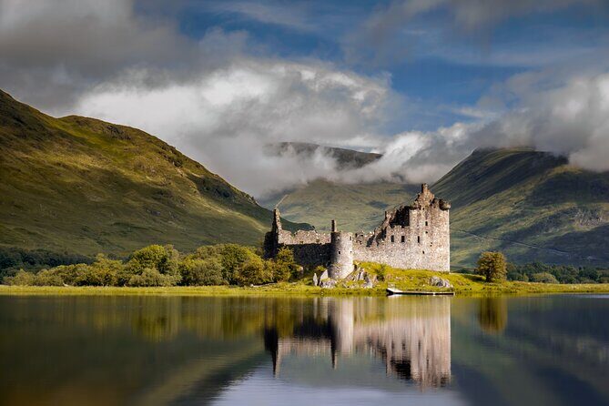 Edinburgh: West Highlands Privately Guided Day Tour in Luxury MPV - Entering the Highlands from Edinburgh, without the stress