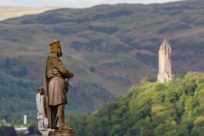 Edinburgh: West Highlands Privately Guided Day Tour in Luxury MPV - Inveraray and Loch Fyne: a planned town with easy wandering