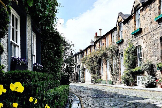 Enchanting Edinburgh: Half-Day Walking Tour with Local Guide - Why cobblestones and foot routes matter in Edinburgh