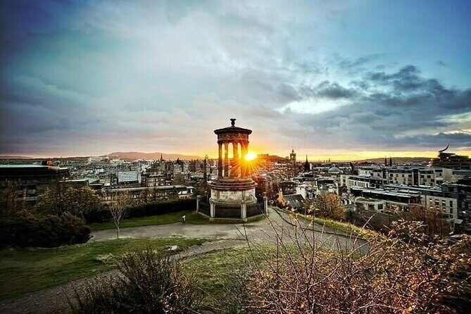 Enchanting Edinburgh: Half-Day Walking Tour with Local Guide - Charlotte Square and the Georgian House / Royal Society connection