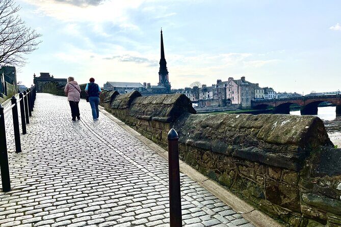 Escape Burns' Hame Toun: Outdoor Puzzle Game in Ayr - Ayr Central and Skye Square: Photos Plus Puzzle Momentum