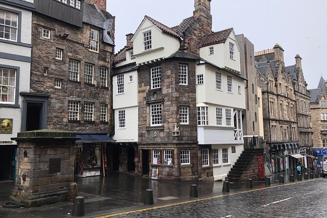 Essential Walking Tour of Edinburgh's Old Town - Greyfriars: graveyard stories that set the tone