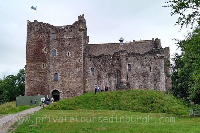 Five Outlander locations , Outlander film locations tour - Stop 3: Doune Castle (Castle Leoch)