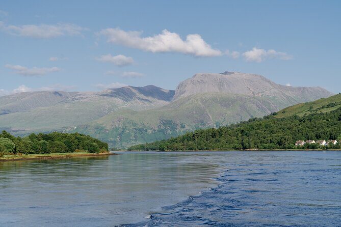 Fort William Evening Cruise - The skipper’s stories in English: history, humor, and how it changes the cruise