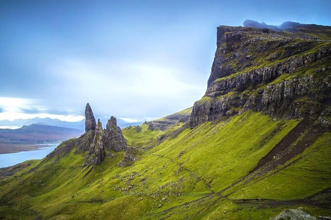 Full-Day Private Tour of the Isle of Skye (from Inverness) - The Drive Set-Up: Pickup, English Commentary, and a Guide Who Moves With You