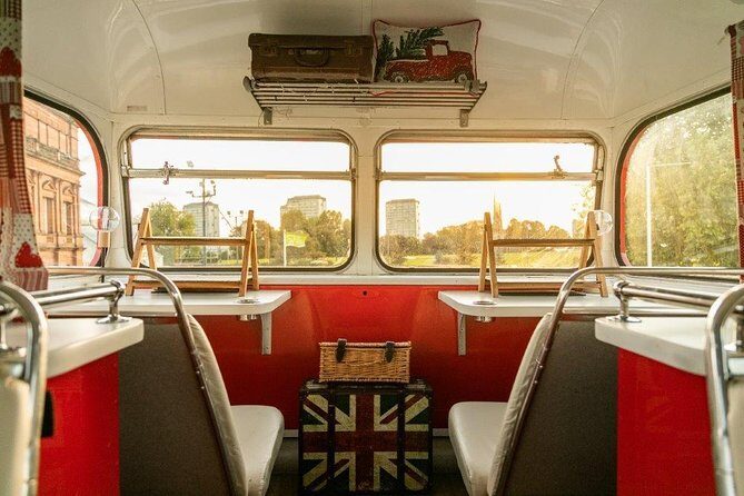 Glasgow Evening Dining Experiences - The idea: eating Italian food while Glasgow rolls by