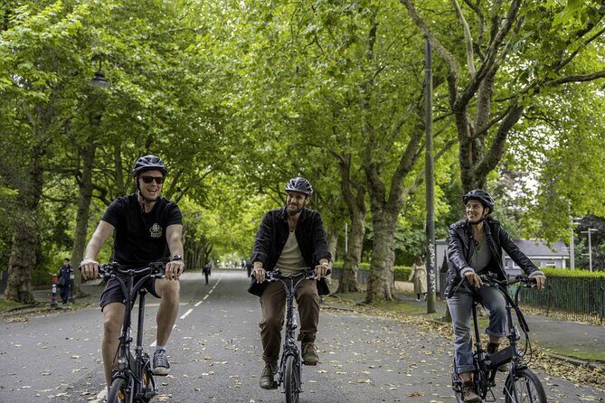 Glasgow Private Bike Tour: Highlights & Hidden Gems - Govan Old Parish Church and Kelvingrove Art Gallery: old stone meets big art