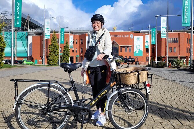 Glasgow Private Bike Tour: Highlights & Hidden Gems - University of Glasgow and the Botanic Gardens: an ending that balances brains and calm