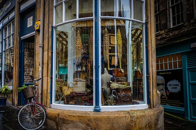 Guided 60-Minute Photography and sightseeing Tour in Edinburgh - Key highlights at a glance