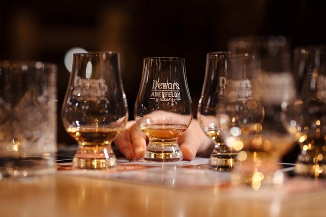 Guided Tour in Aberfeldy Distillery with Connoisseur Experience - Who should book this Connoisseur experience (and who should think twice)