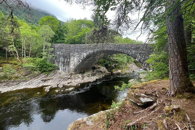 Invergordon or Inverness: Loch Ness Explorer Private Tour - Stop 4: Drumnadrochit for Nessie shops, Loch Ness Centre, and Great Glen Gin