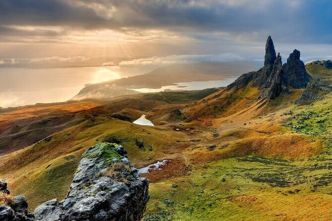 Inverness: 2-Day Isle of Skye, The Fairy Pools & Highland Castles - Day 1: Loch Carron Viewpoint, Dunvegan Castle, and Skye’s Best View Stops