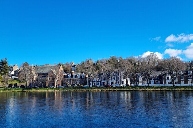 Inverness and Outlander Private Self-Guided Walking Tour - Town House and Inverness Castle: real buildings with story electricity