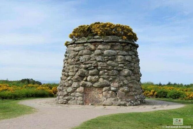 Inverness Outlander Tour - Culloden Battlefield: battle lines, Red Coats vs Jacobites, and clan memorial stones
