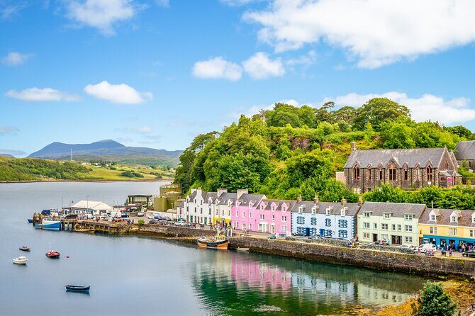 Isle of Skye Day Tour from Fort William - Eilean Donan Castle Stop: Photos, Toilets, and a Quick Look