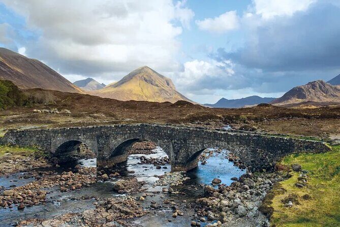 Isle of Skye Day Tour from Fort William - Portree: Food, Shops, and a Real Town Break