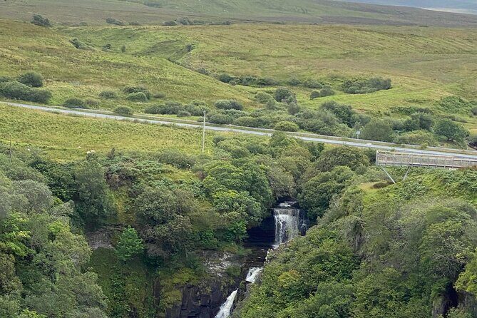 Isle oF SkyeTour.PORTREE,OLD MAN STORR,KILT ROCK.FROM INVERNESS - Portree: the Skye capital for a quick reset