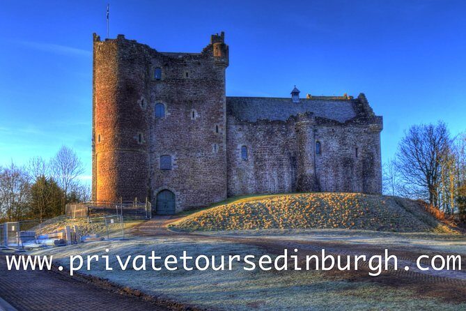Jamie Fraser Outlander tour to Lallybroch tours Edinburgh - Stop 3 at Linlithgow Palace: The Wentworth Prison Connection