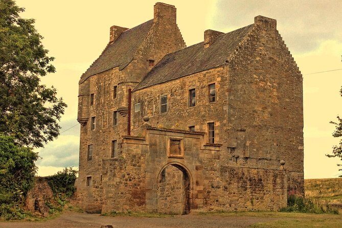 Jamie Fraser Outlander tour to Lallybroch tours Edinburgh - What the Private Format Means for Your Day