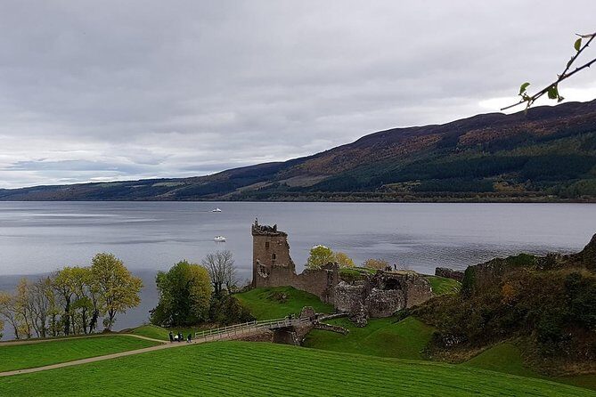 Loch Ness Shore Tour from Invergordon - Cawdor Castle vs Urquhart Castle: Choose the Right “Big” Stop