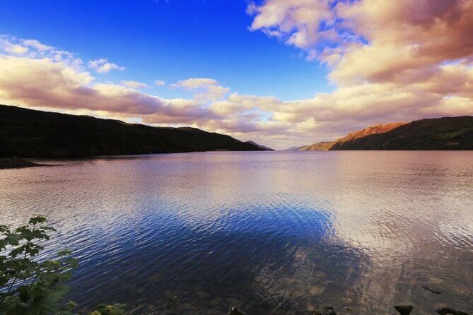 Loch Ness, Urquhart Castle & Culloden Battlefield Shore Excursion - Urquhart Castle on Loch Ness: the ruins you came for