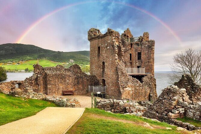Loch Ness, Urquhart Castle & Culloden Battlefield Shore Excursion - Cawdor Castle: a castle visit plus a house-with-collections vibe