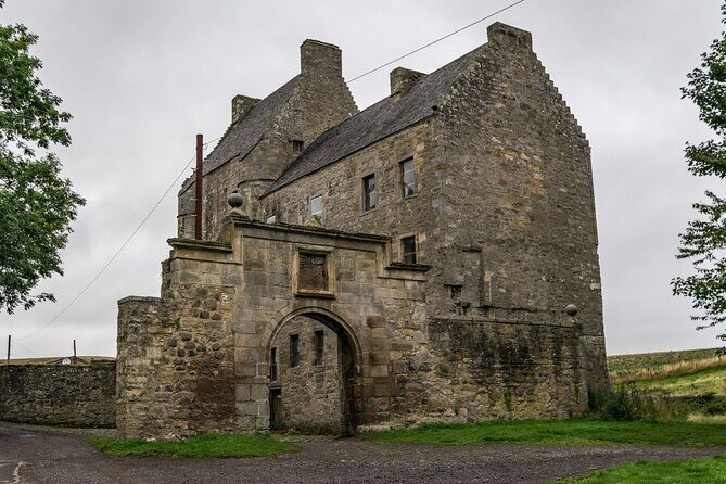 Outlander Filming Locations Day Tour from Edinburgh - Guides, Narration, and the Best Way to Get Value