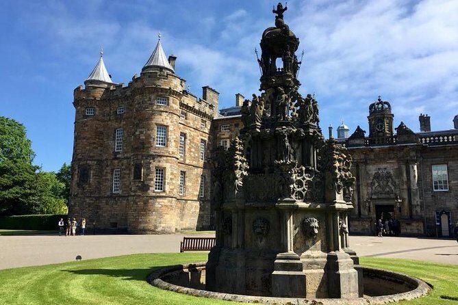 Outlander Walking Tour of Edinburgh's Old Town - The route: from St Giles’ to Holyroodhouse (and what that means for your time)