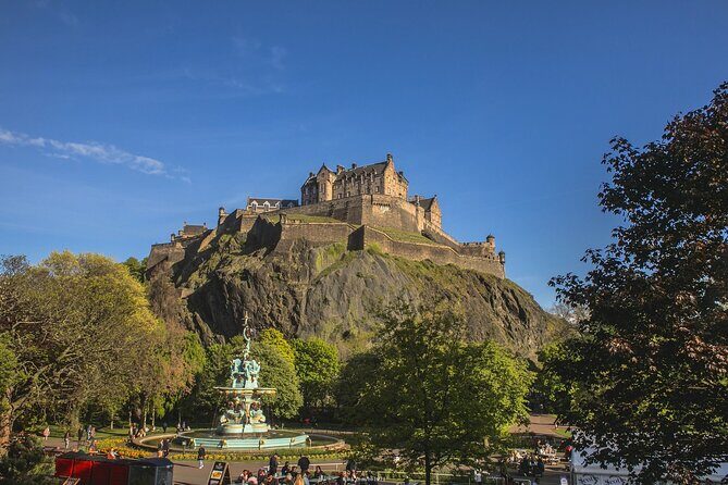 Private 4h Walking Tour in Edinburgh with Edinburgh Castle Tour - Calton Hill: Views You Can Place in Your Head