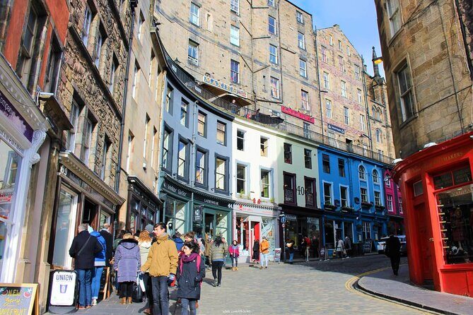 Private 4h Walking Tour in Edinburgh with Edinburgh Castle Tour - Edinburgh City Chambers: Civic Power You Can Walk Through