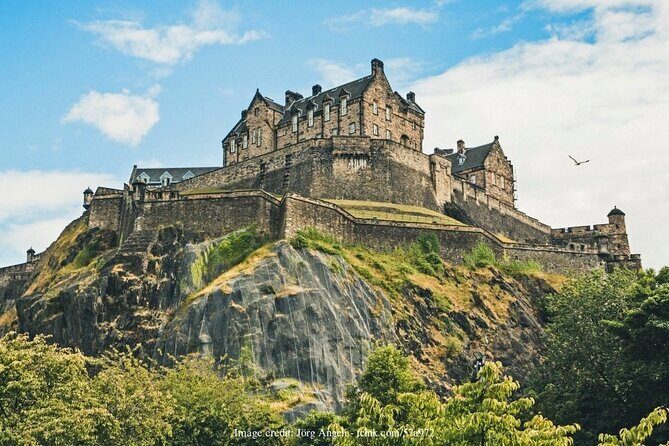 Private 4h Walking Tour in Edinburgh with Edinburgh Castle Tour - St Giles’ Cathedral: A Stop That Feels Bigger Than It Looks