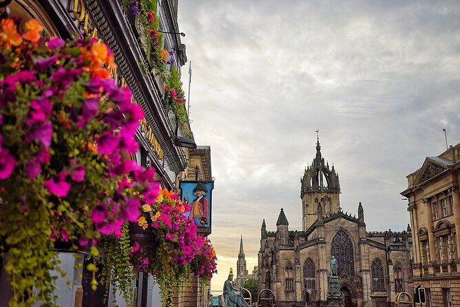 Private Edinburgh driving tour - Entering the day with a private Edinburgh route (pickup, timing, control)
